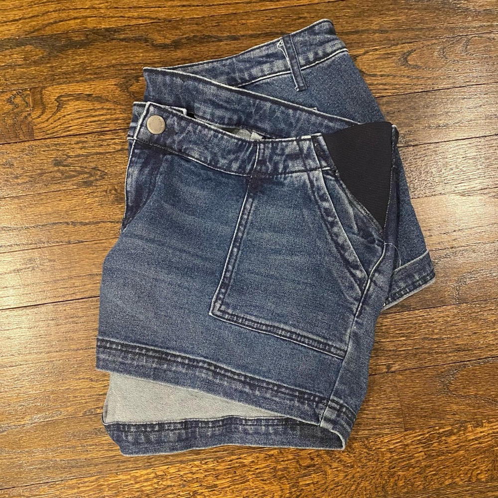 Indigo Blue Maternity Jean Shorts w. Side Stretch